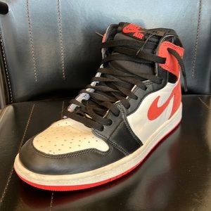 Air Jordan 1 retro high track red